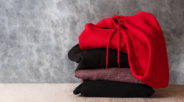PLAIN CLOTHING